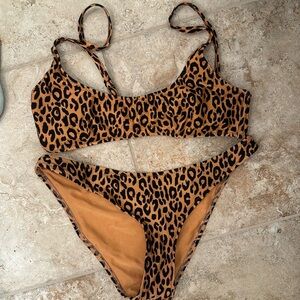 Triangl cheetah print, small top